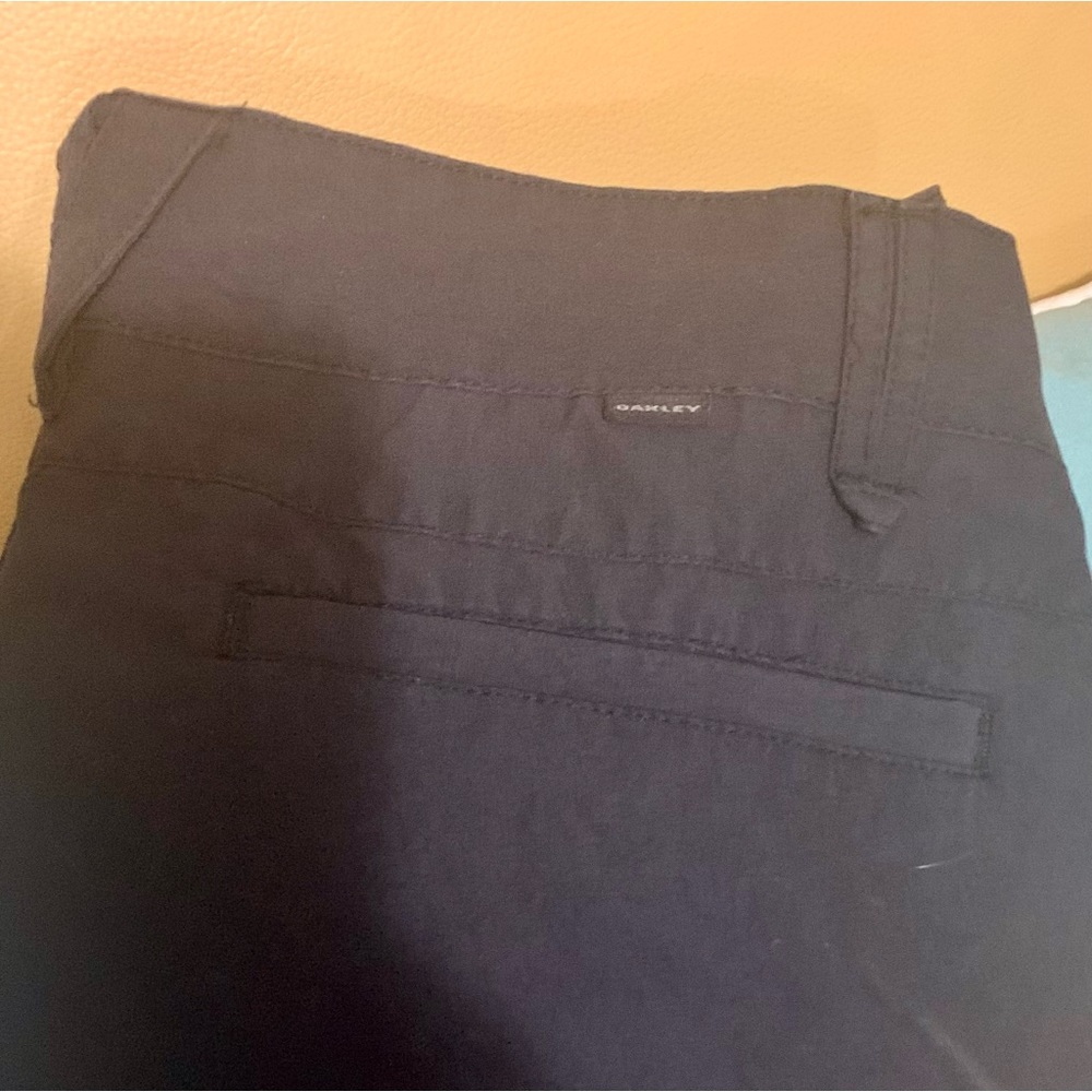 Oakley Golf shorts size 34
